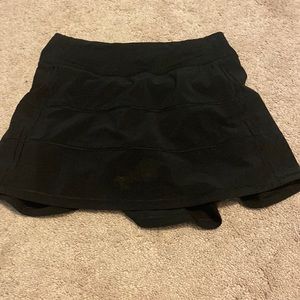 Lululemon black pace rival skirt (size 2 long)
